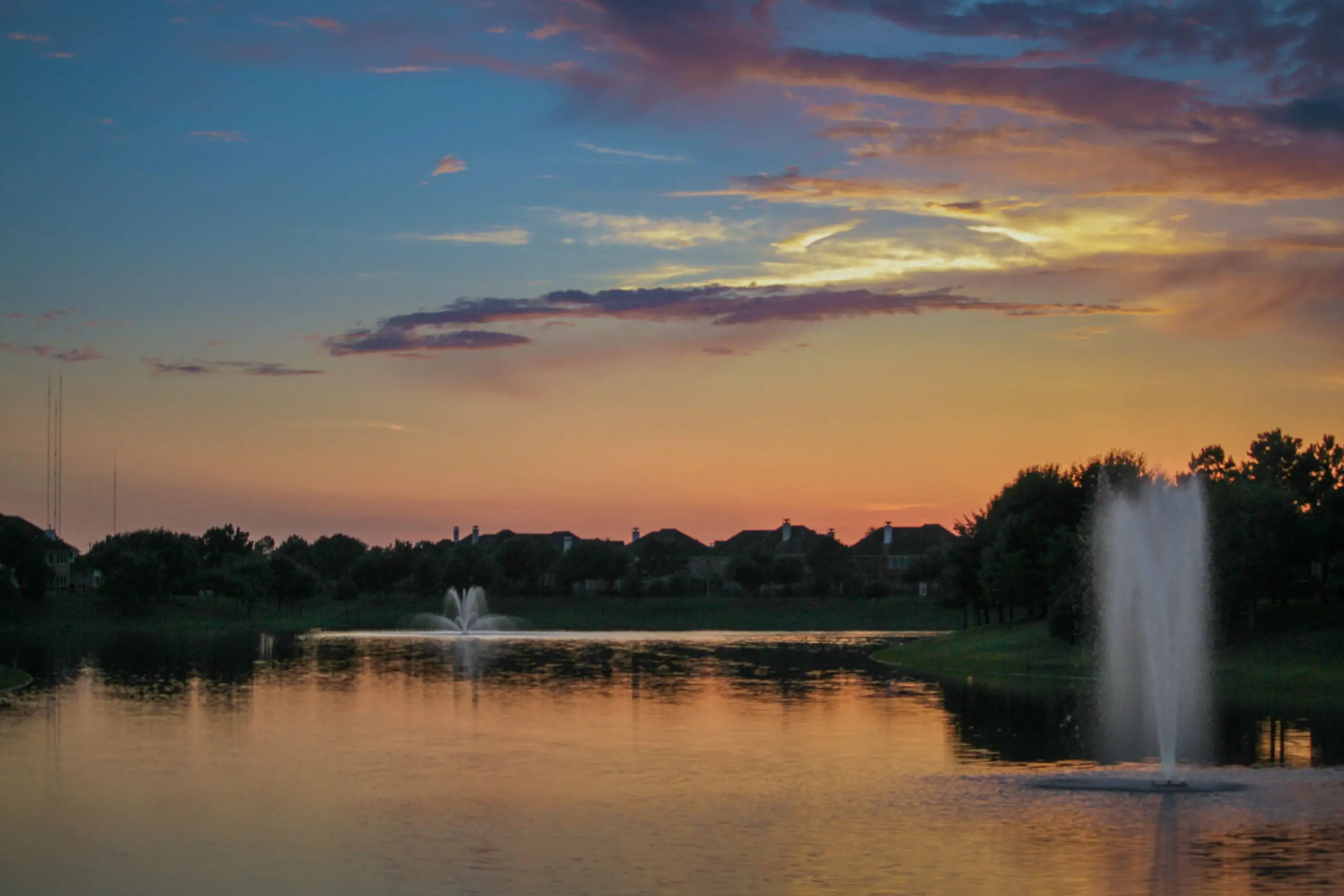 Fountain vs. Aerator: Which is Right for Your Pond’s Long-Term Health?